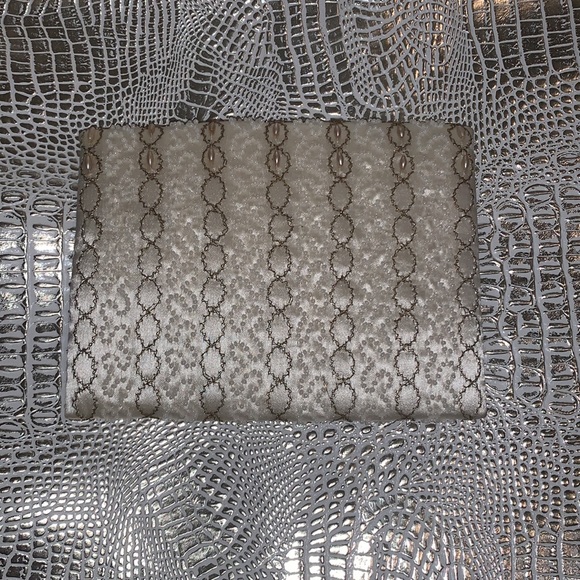 Vintage silk beaded and embroidered evening clutch snap closure - Picture 2 of 4